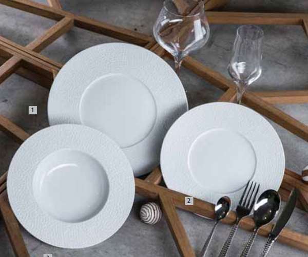 Image de ASSIETTE DE PRESENTATION BLANCHE 'MARTELE' DIAM.290MM