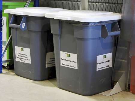 COLLECTEUR BRUTE CARRES 151.41L GRIS CLAIR