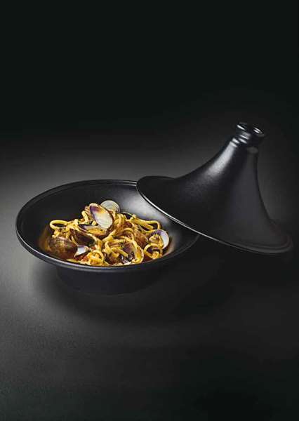 Image de ASSIETTE TAJINE AVEC COUVERCLE 'BLACK STONE' 100CL