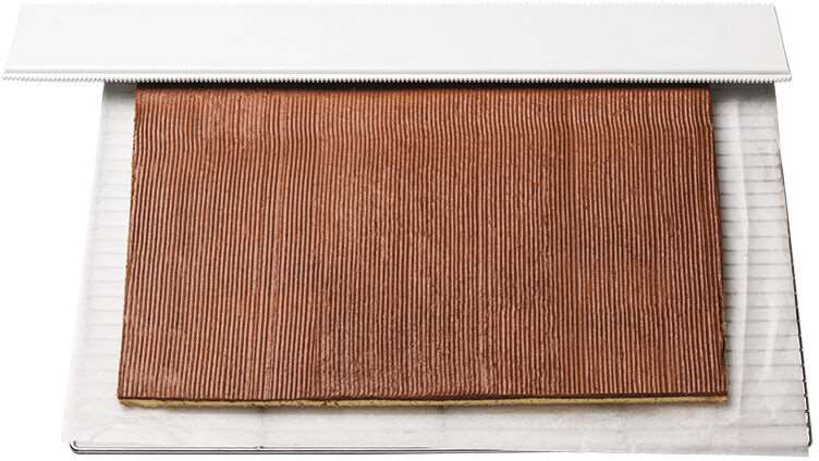 Image de PEIGNE A DECOR POLYPROPYLENE RAYURE 4 ET 7 LONG.340MM