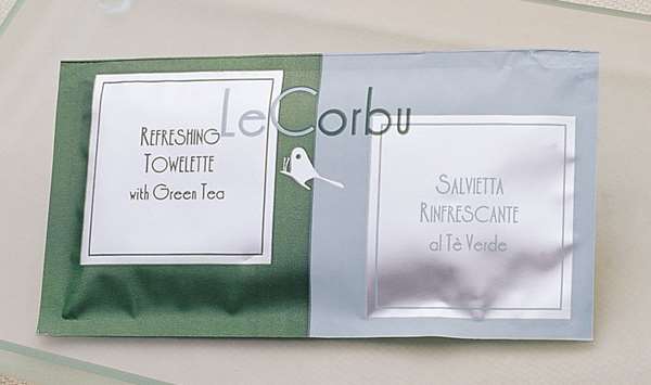 Image de SERVIETTE NON-TISSEE RAFRAICHISSANTE LE CORBUX400