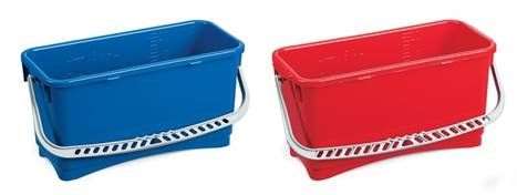 Image de SEAU PLASTIQUE GRADUE 20L AVEC ANSE ROUGE